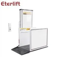 Navpična platforma za dviganje invalidskih vozičkov