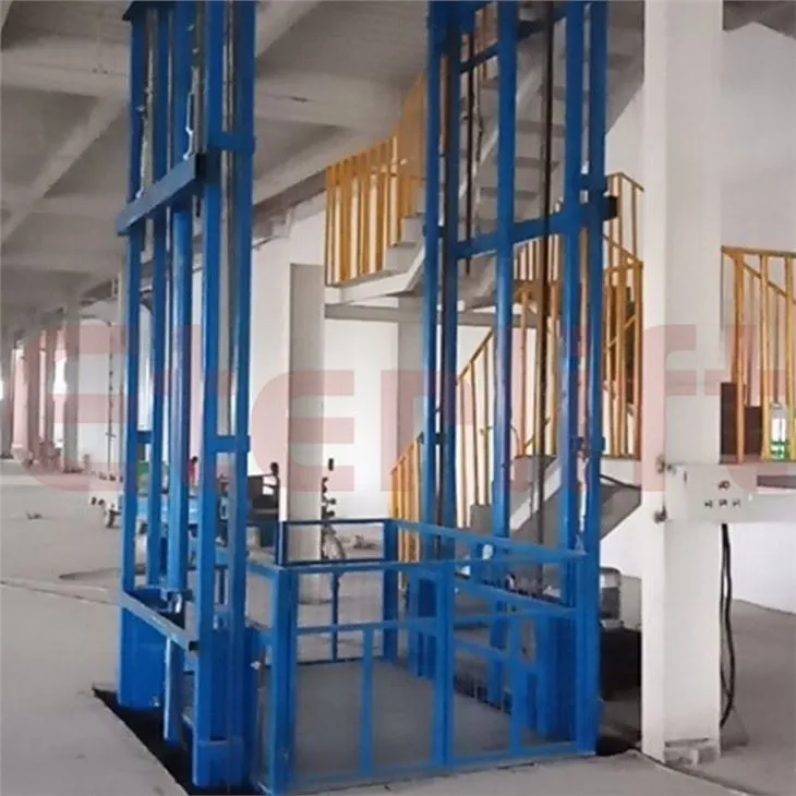 Skladiščno hidravlično dvigalo za tovor